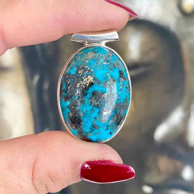 Pendentif en argent et Turquoise Iranienne sur monture indienne (divine !)