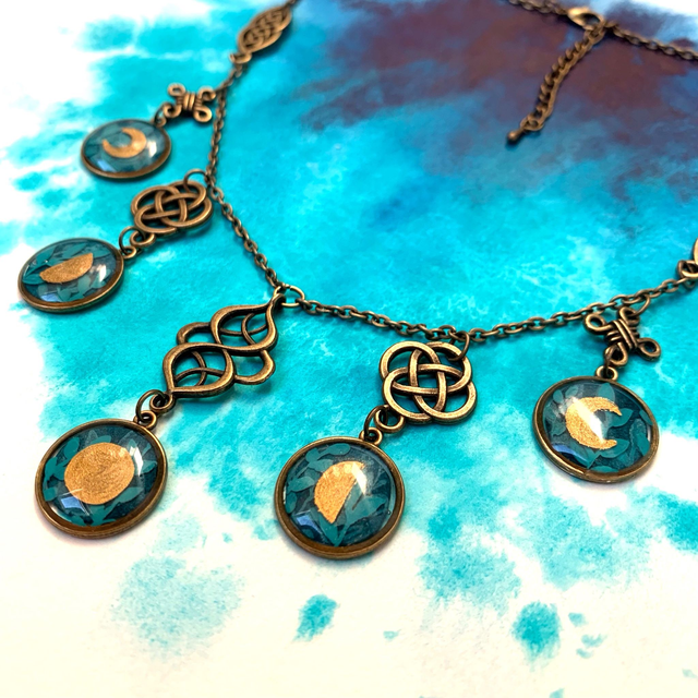 Ras-de-cou Cycle Lunaire 5 lunes - Capsule de Mars 2025