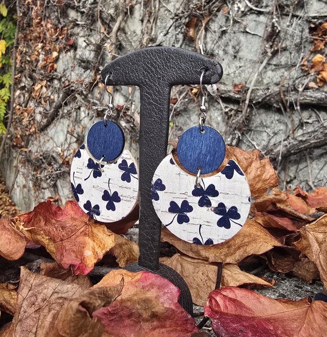 Boucles d'oreilles "Hanaë" en bois et liège imprimé