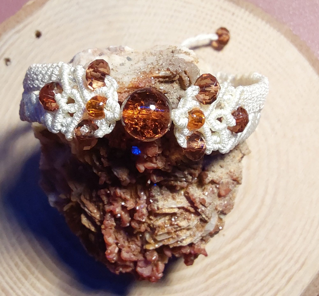 BRACELET MACRAME ECRU/AMBRE