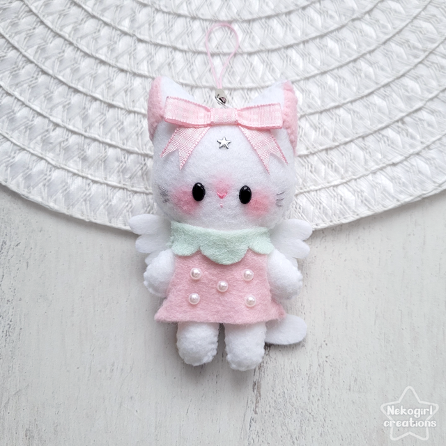 Peluche en feutrine fait-main - Chat fraise