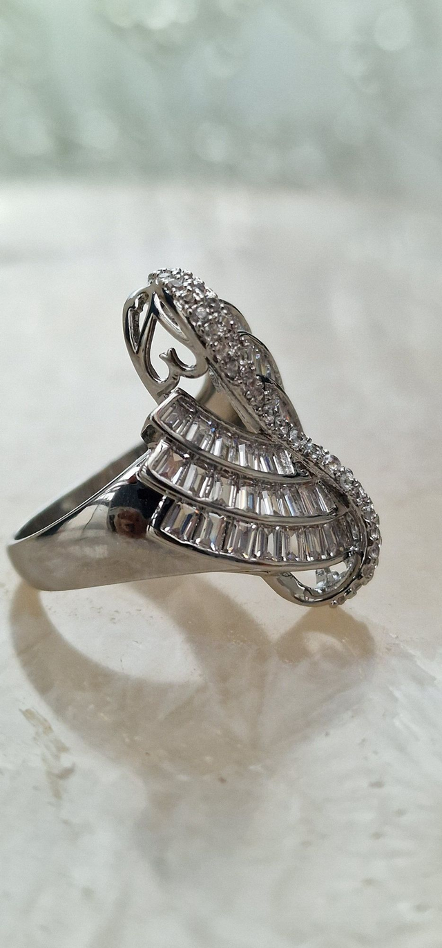 Bague Argentée Rhodium Plaqué Zirconiums