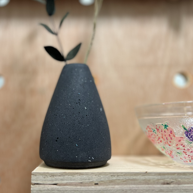 Vase - black