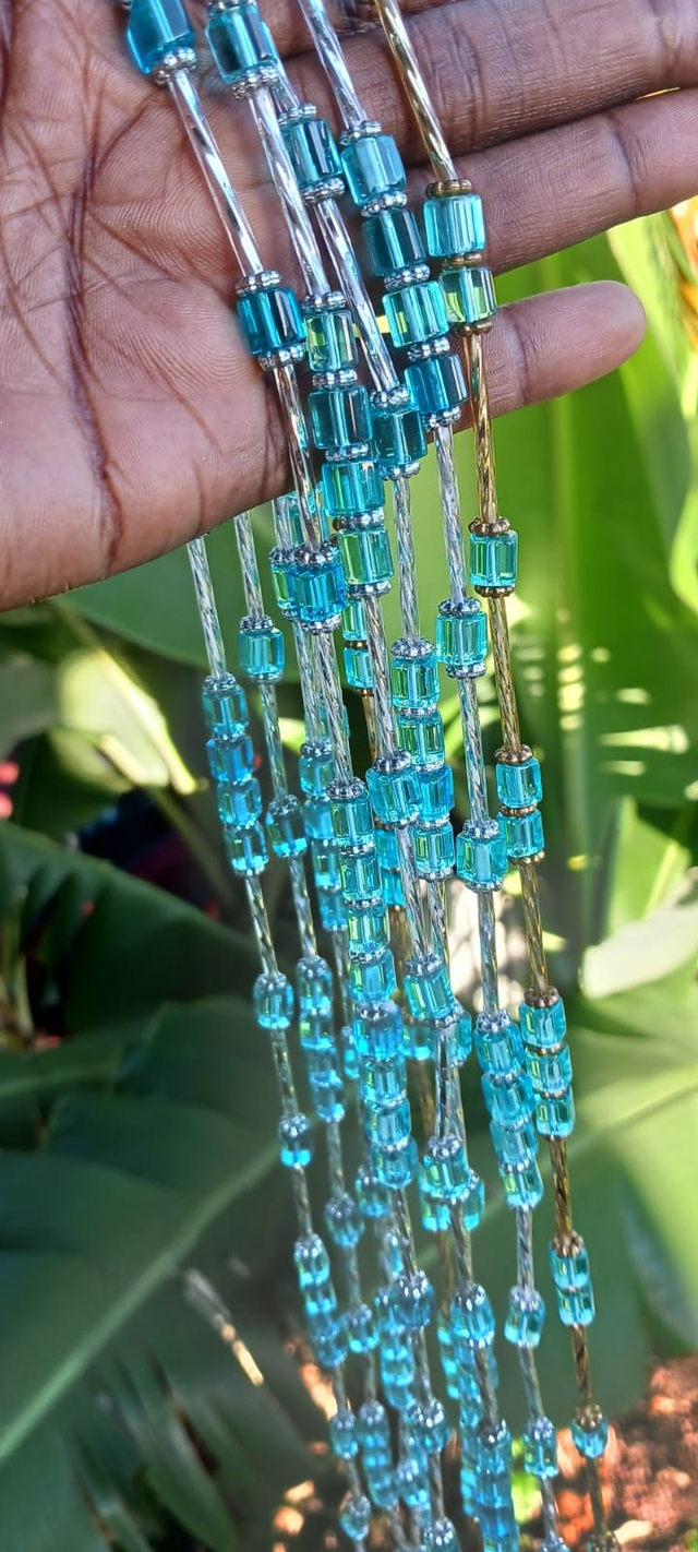 Baya, Perles de reins, Fait main