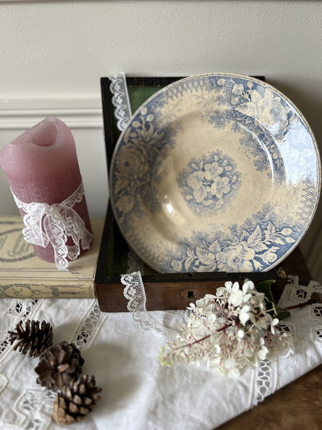 JARDINIERE - Plat piédouche de la manufacture Sarreguemines - Terre de Fer