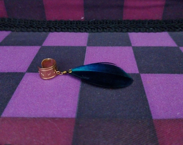 Bague d'oreille plume de paon (plusieurs modèles disponibles)