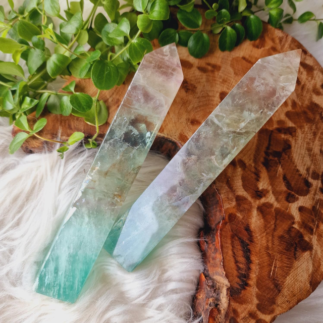 Fluorite Point 293-309g