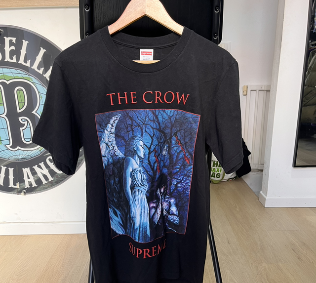 Supreme t-shirt the crown size S per-owned