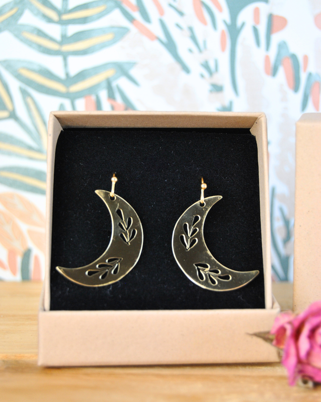 Boucles d&#039;oreilles lunes de printemps