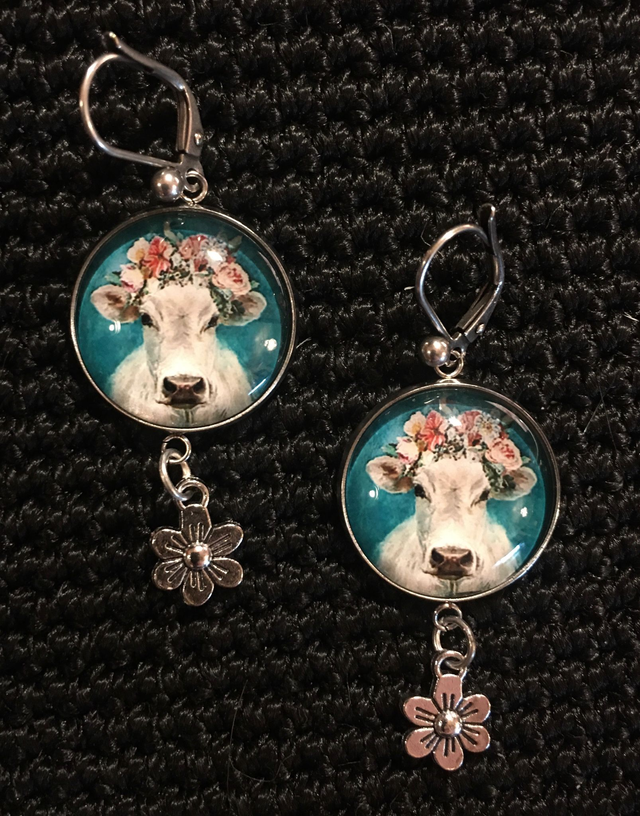 Vaches couronne de fleurs