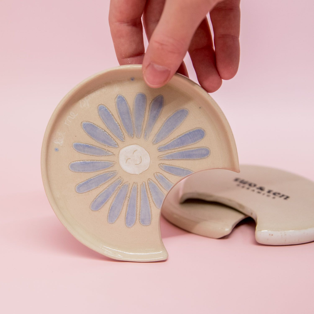 spoon rest (happy flower)