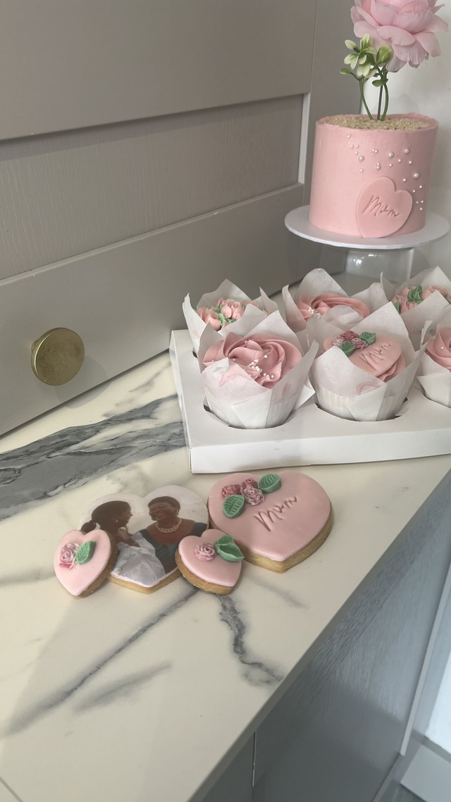 Mother's Day: Biscuit Box (Discounted: Bundle offer add on, see description)