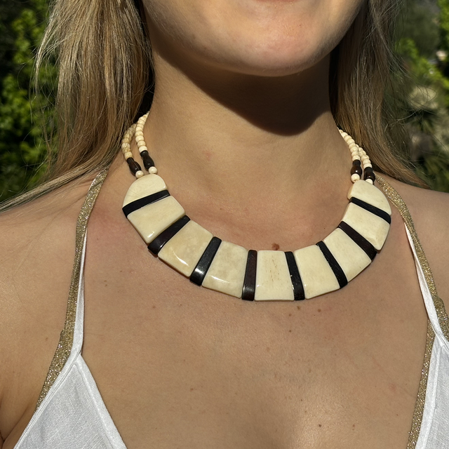 Collar ancho marfil 