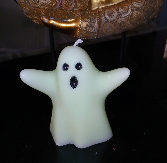 Beacrea au plaisir d'offrir, vous présente ma bougie gourmand parfumé le fantôme 8€