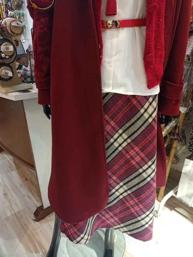 Camisa blanca bolsillos frontales