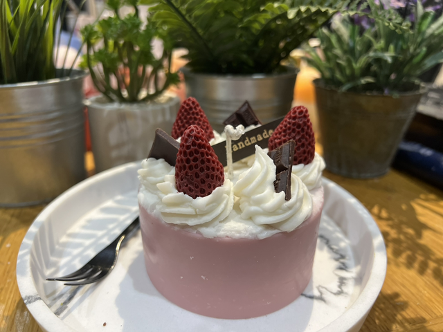 Strawberries chocolate cake candle