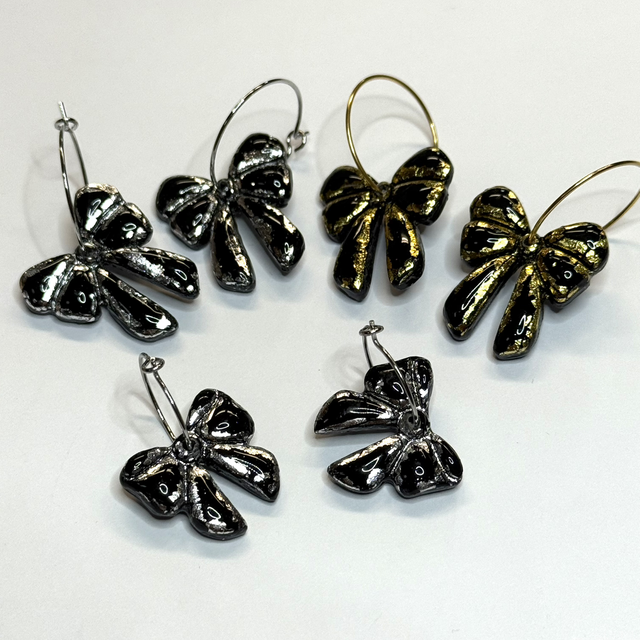 Boucles d'Oreilles Nœuds — Collection Éclat Métallique