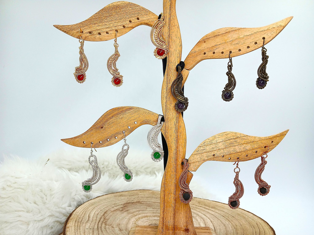 Agnès, parures en pierres naturelles et cuivre