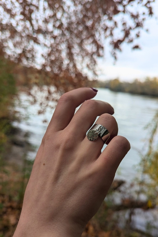 Bague breloque martelée Nicée