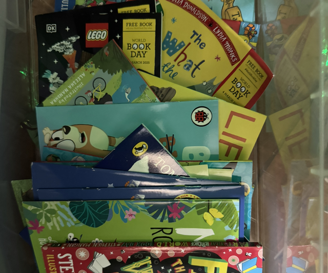 £1 book box book 