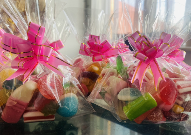Party favours Pink bows sweet bags