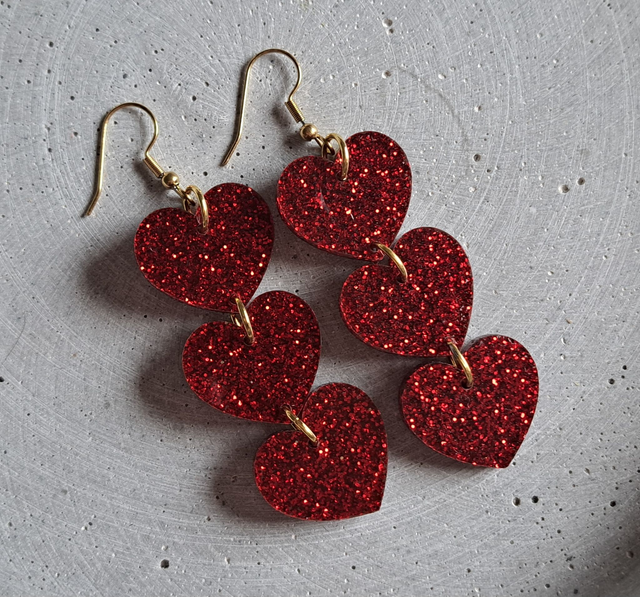 A - Tripla rakkaus -korvakorut, punainen