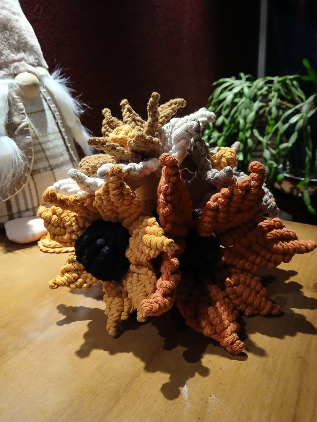 Bouquet de fleurs en macramé -décoration artisanale bohème