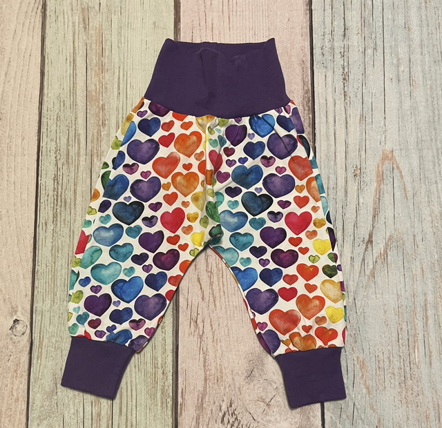 Checkerhose, Größe 62, Herzen bunt