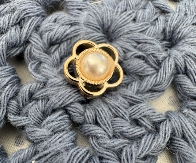 Pin’s perle marguerite 