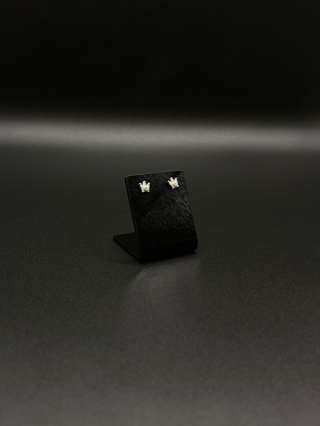 Brinco infantil coroa com zircônia