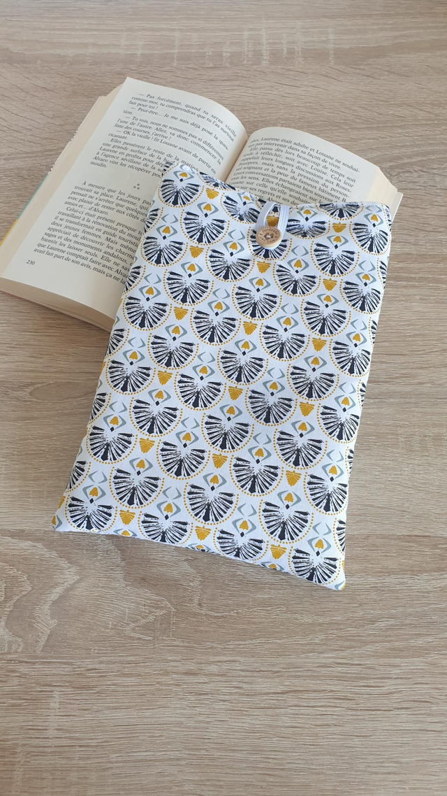 Pochette/ couvre livre gris moutarde 