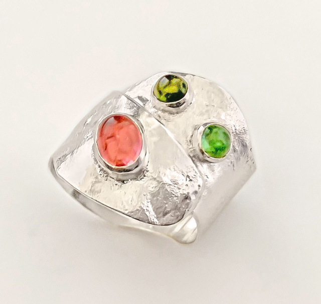 Anillo de plata de 925 con Turmalinas verdes y rosa