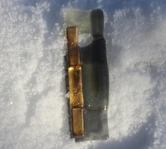 o7 Schmuckanhänger aus Glas vergoldet 3 x 10 cm