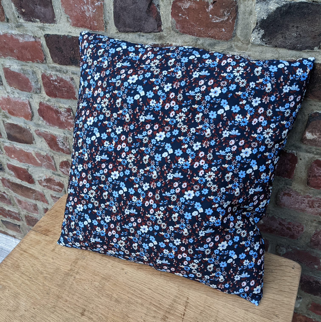 Coussin vintage Liberty