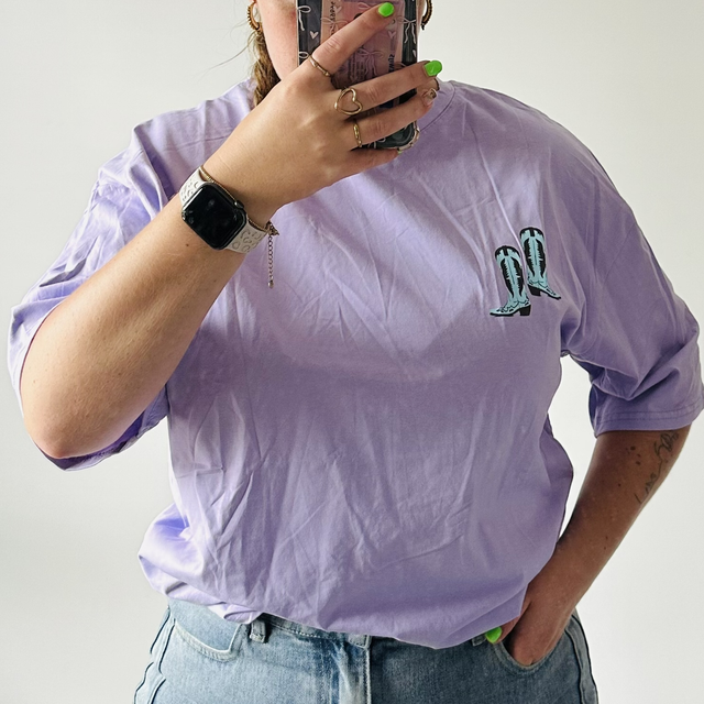 T-shirt cowboylaarzen lila