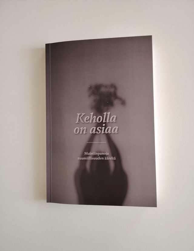 Keholla on asiaa muistikirja