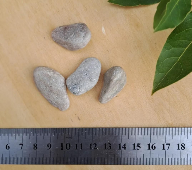 WHITE AVENTURINE STONE 