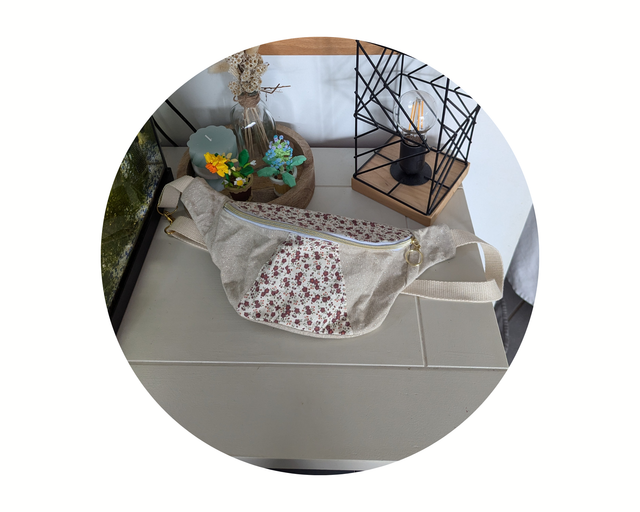 Sac banane écru fleuri