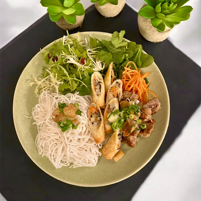 Bún chả &amp; nem