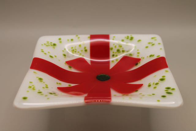 6" Square Dish with Red Bow design