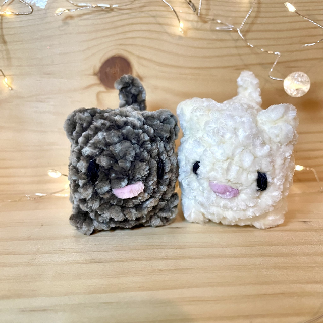 Petit chat porte-clés