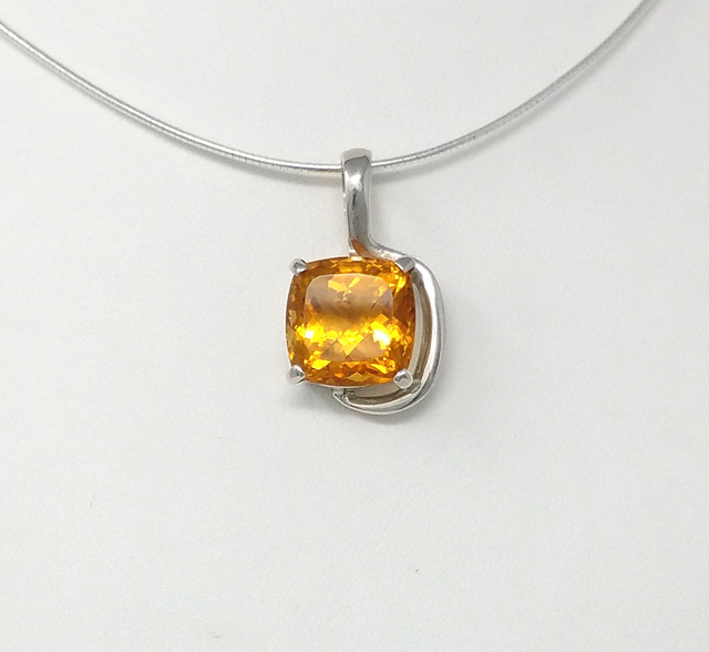 PENDENTIF CABOCHON FACETTE DE CITRINE CERTI DE 4 GRIFFES D'ARGENT MASSIF VENDU SANS CHAINE - 2342