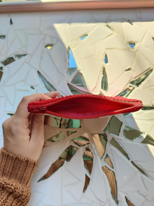 Petite pochette / porte monnaie fraise