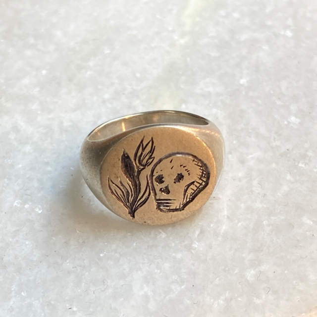 Skull and flower_signet 