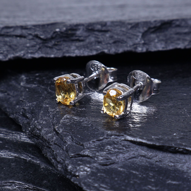 Pair of Vintage Sterling Silver 925 Small Dainty Delicate 5x4mm Oval Cut Yellow Citrine Gemstone November Birthstone Stud Earrings