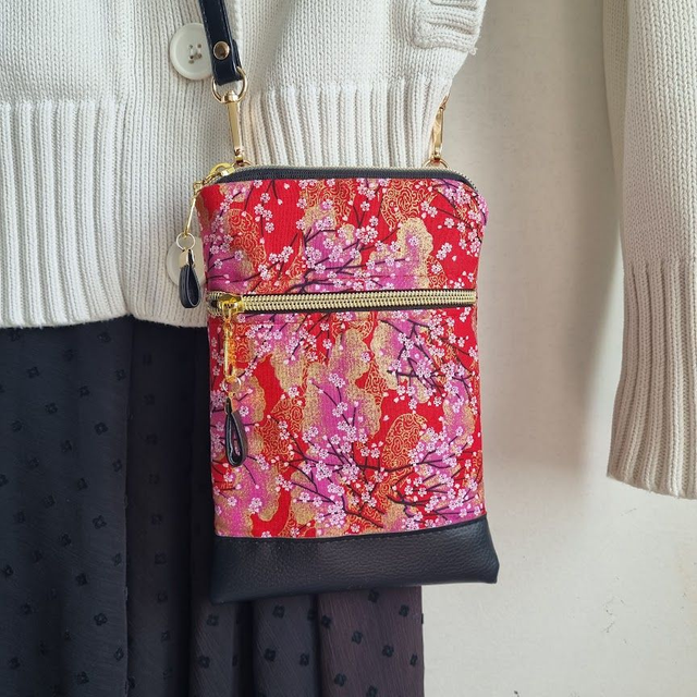 Mini-sac pour téléphone "Akina" rouge & simili cuir noir