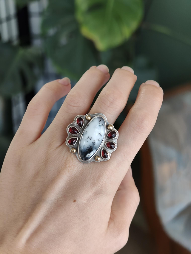 Grande Bague | argent, or, grenats, agathe dentritique