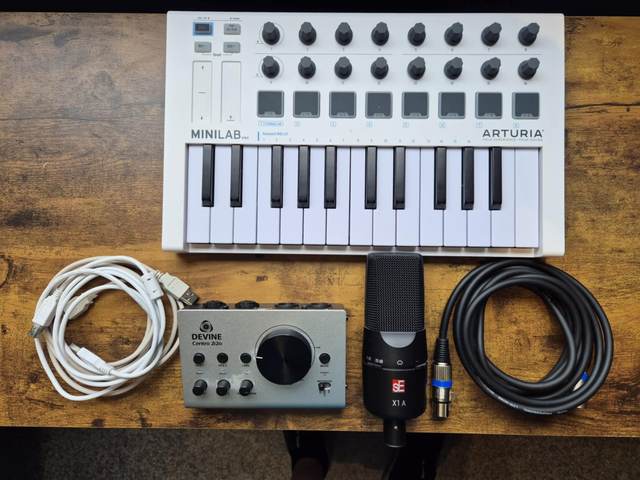 Ministudie Set - Arturia Minilab, Devine Centro 2i2o, SE Electronics X1A