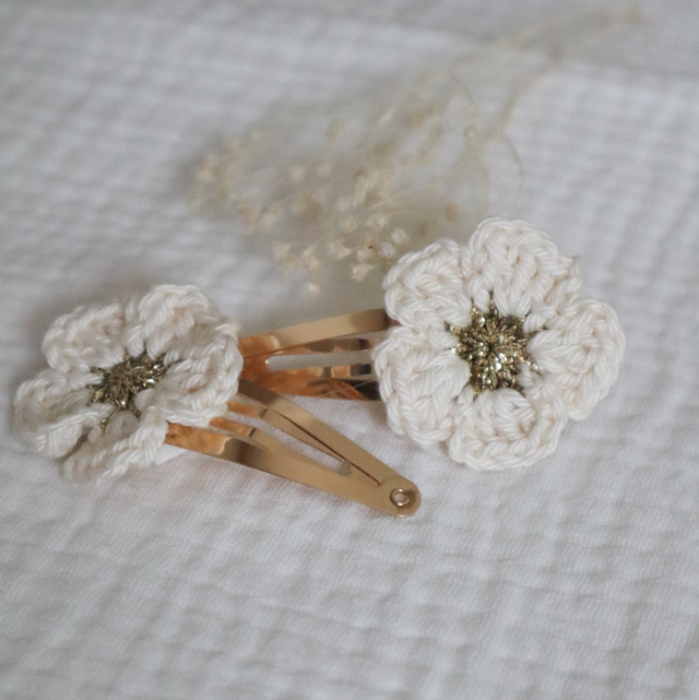 Barrettes fleurs jumelles vanille 