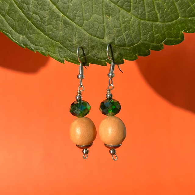 Brinco Pequeno Cristal Verde Prata — Peça ÚNICA